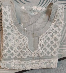Women Chikankari Embroidered Straight Kurta