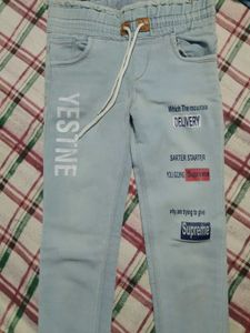 Light Wash Graphic Print Jeans