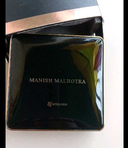 Manish Malhotra Eyeshadow Palette 🫶