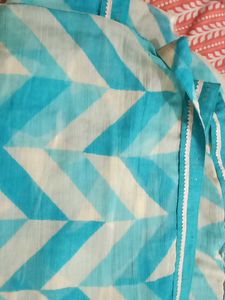 Beautiful Blue &amp; White Chevron Print Saree
