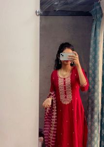 Elegant Pink Embroidered Kurta