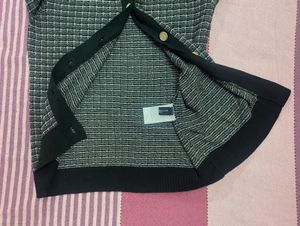 Chic Collared Knit Top