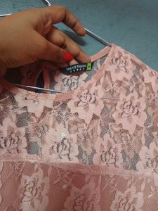 Elegant Lace Top - Perfect for Any Occasion