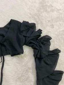 Black Ruffled Sleeve Cropped Top