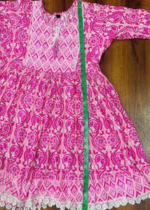 Beautiful Pink lace Dress / kurti for women 38size