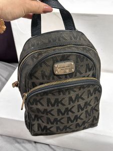 Michael kors backpack 🎒