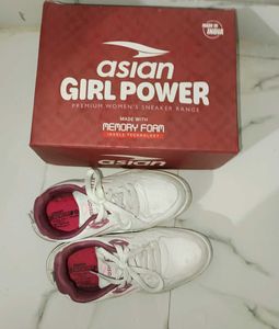 Stylish White &amp; Maroon Sneakers