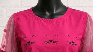 Chic Pink Cat Graphic T-Shirt