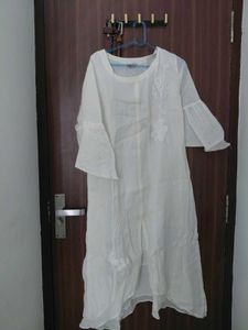 Elegant White Embroidered Kurta