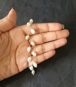 Elegant Pearl Leaf Necklace