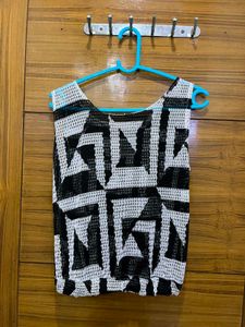 Abstract Print Mesh Top