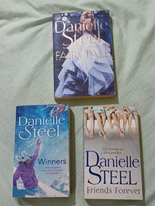 Collection of Danielle Steel books