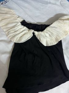 Chic Off-Shoulder Black &amp; White Top
