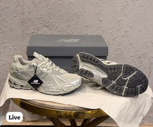 New Balance Sneakers - Silver