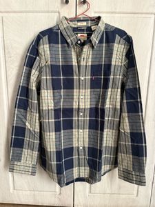 Levi's Plaid Button-Up Shirt