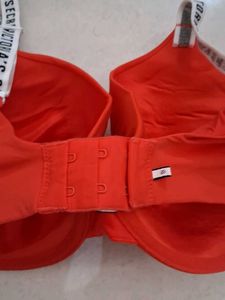 32DDD Victoria's Secret Red Bra