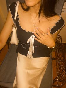 Cute Black &amp; White Tie-Front Top