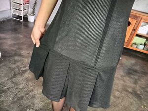 Elegant Sleeveless Black Dress