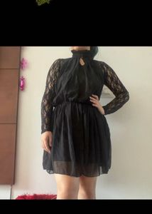 Chic Black Lace Sleeve Dress