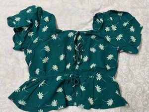 Cute Green Daisy Print Top