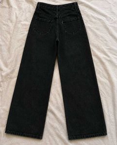 Stylish Dark Wash Straight-Leg Jeans