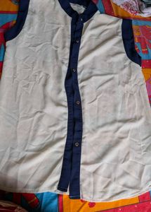 Sleeveless Cream & Navy Button-Up Top