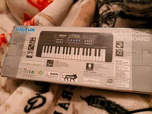 Bigfun Electronic Keyboard - New!
