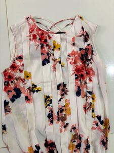 Floral Print Sleeveless Top