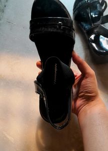 Stylish Black Slingback Sandals