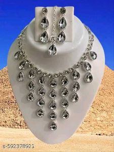 Stunning Silver Stone Necklace &amp; Earrings Set