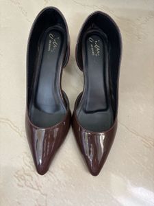 JIM LOOKS Chic short heels