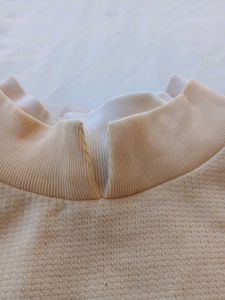 baggy sweatshirt colour yellow