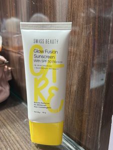 Swiss Beauty Glow Fusion Sunscreen