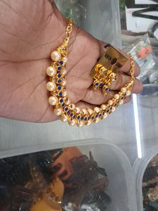 Elegant Pearl &amp; Blue Stone Necklace Set