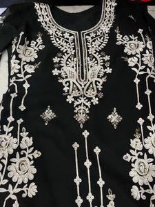 Elegant Black Embroidered Pakistani Kurta set