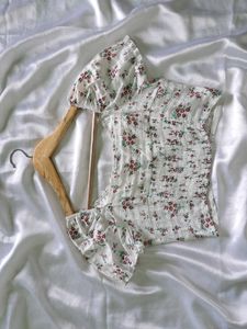 Vintage Floral Print Puff Sleeve Top