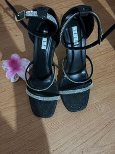 brand new ELLE high heels
