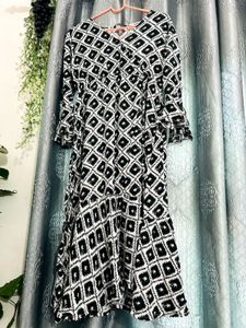 Chic Black & White Print Dress