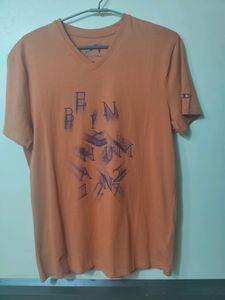 Men's Casual Tshirt. Like New. Good Condition.