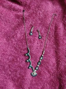 Elegant Blue &amp; Diamond Jewellery Set