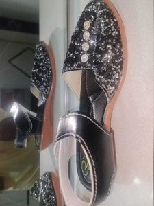 flat sandals