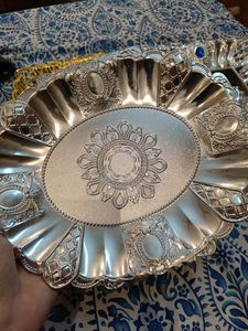 3 Plastic Trays + Freebie