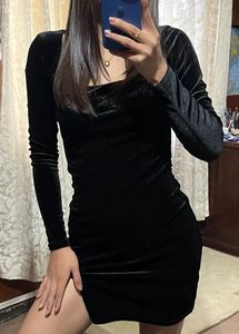 Urbanic Black Velvet Bodycon Mini Dress | Square N