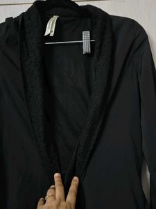 Elegant Black Lace Trim Robe