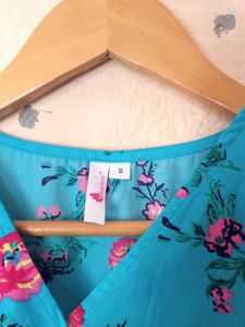 💞 Womens Fancy Top Size Of S💞