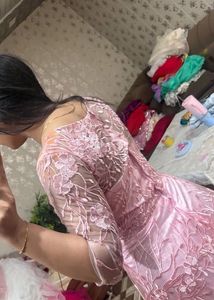 Stunning Pink Embroidered Gown🩷🎀🦋