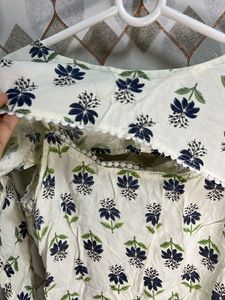 Charming Floral Print Top