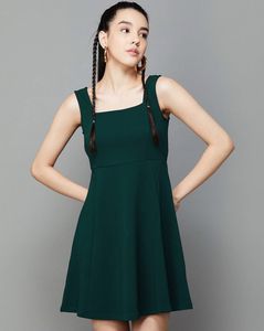 Elegant Green Sleeveless Square Neck Dress