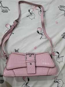 Chic Pink Croc-Embossed Shoulder Bag