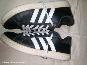 Adidas Grand Court Sneakers